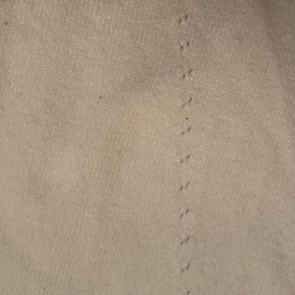 Light weight sweater hoodie perfect for spring - Picture 3 of 7